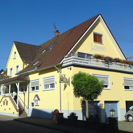 Landgasthaus Lowen Mit Gastehaus Holzhausen  Exterior photo